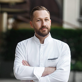 Илья Захаров